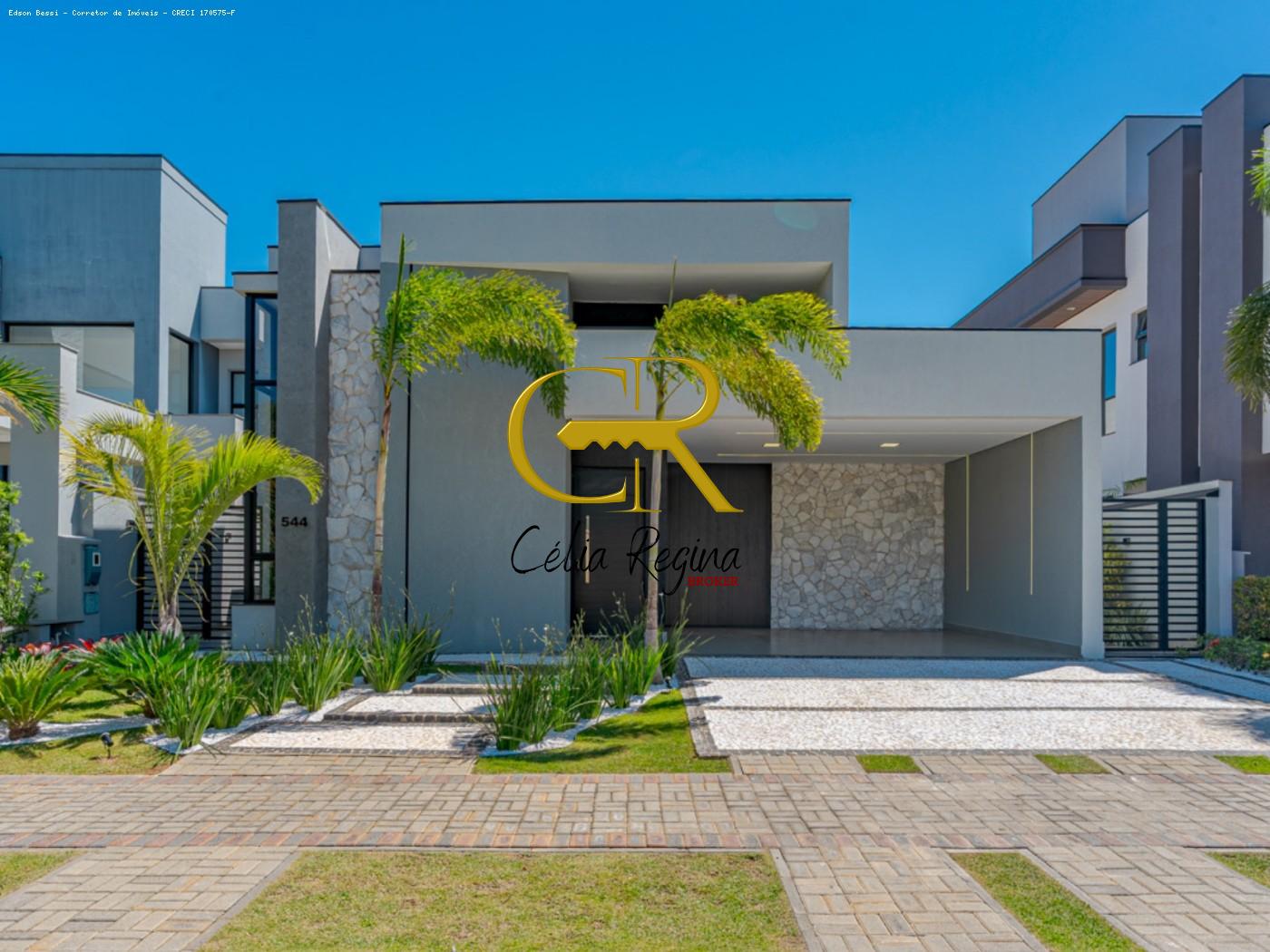 Casa em Condom�nio