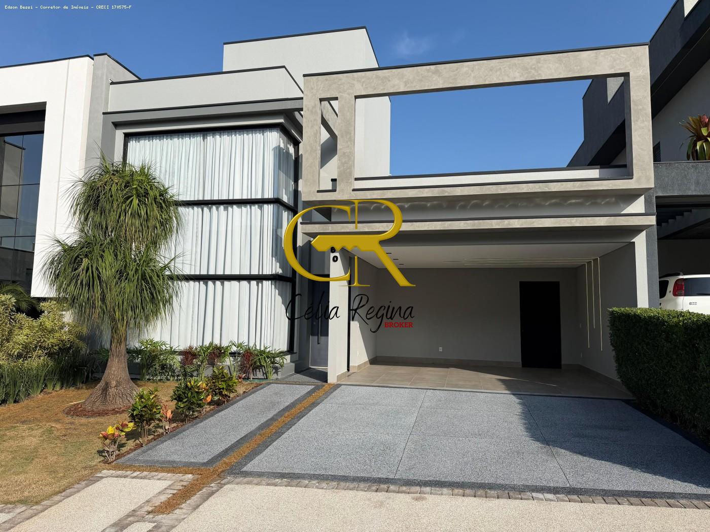 Casa em Condom�nio