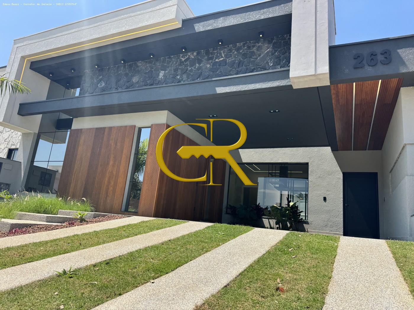 Casa em Condom�nio