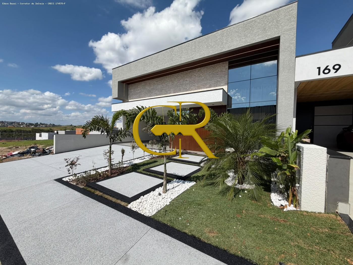 Casa em Condom�nio